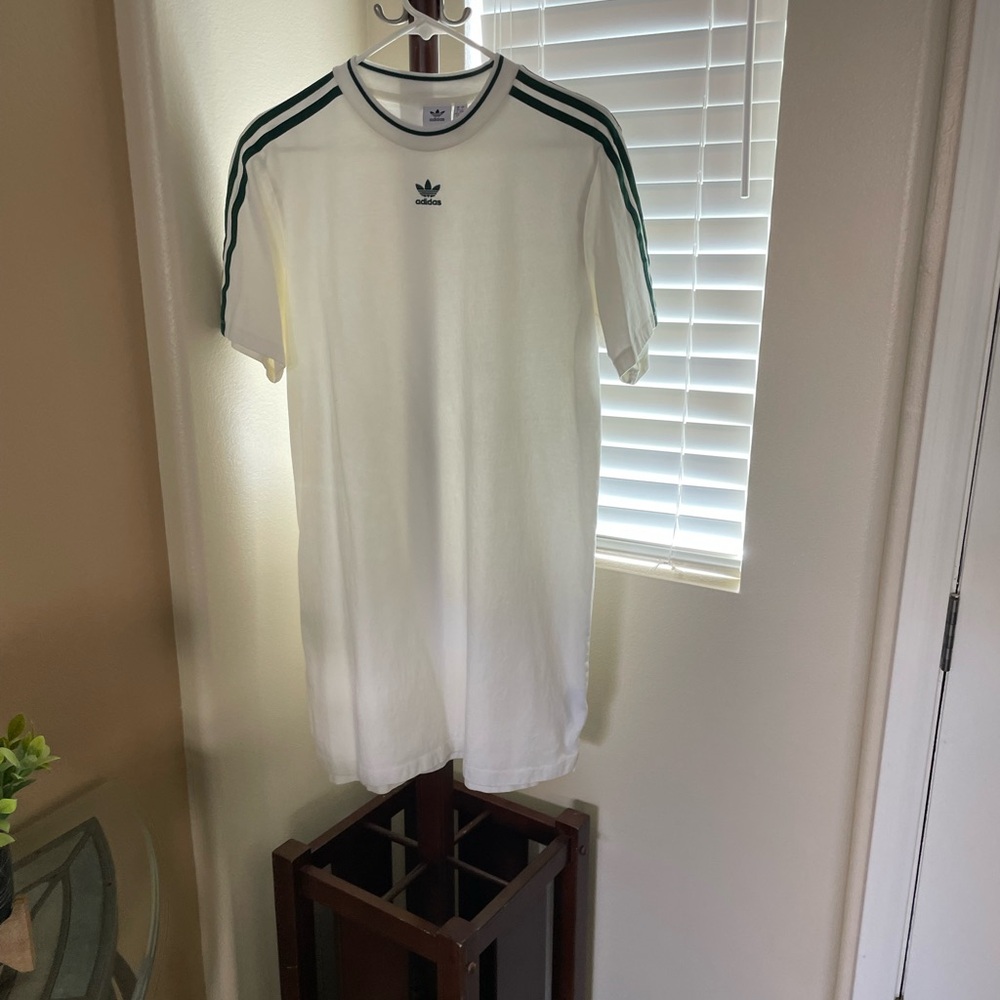 Adidas women’s sport dress size large